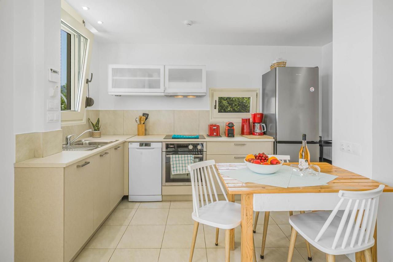 Junior Suite By The Beach Stalís Exterior photo